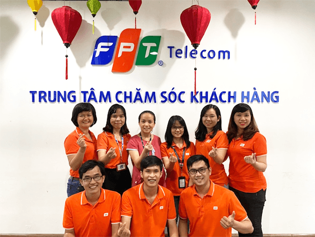 Nhân viên FPT Telecom hỗ trợ 24/7, cả online và offline